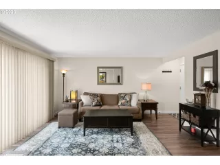 Photo #4: 23475919 Listing 