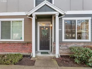 Photo #2: 23476035 Listing