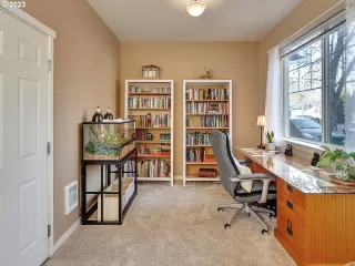 Photo #4: 23476035 Listing