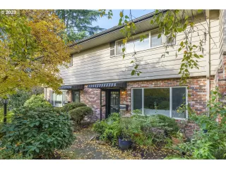 More Details about MLS # 23476621 : 8333 SE 23RD AVE C