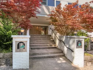 Photo #1: 23478548 Listing