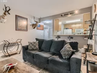 Photo #6: 23478566 Listing 