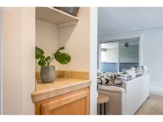 Photo #5: 23479241 Listing