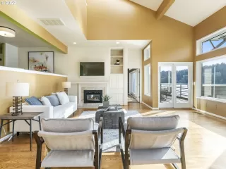 Photo #2: 23480313 Listing