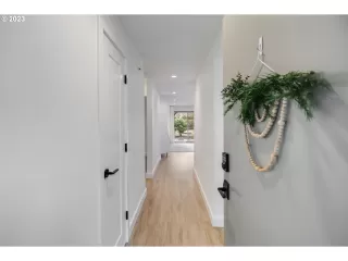 Photo #4: 23481813 Listing 