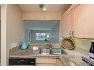 Photo #2: 23482664 Listing