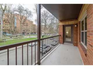 Photo #4: 23482664 Listing