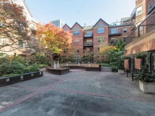 Photo #5: 23482664 Listing