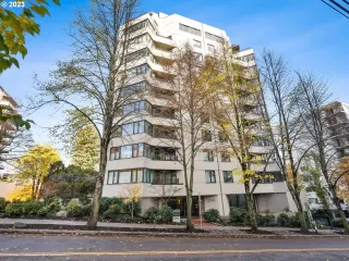 Photo #4: 23482898 Listing