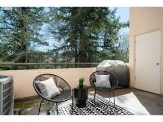 Photo #5: 23483127 Listing