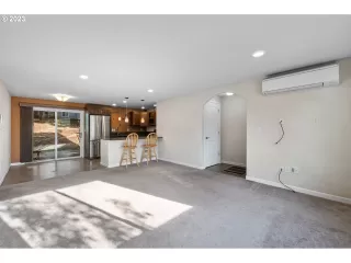 Photo #6: 23483255 Listing 