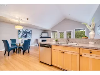 Photo #2: 23483537 Listing