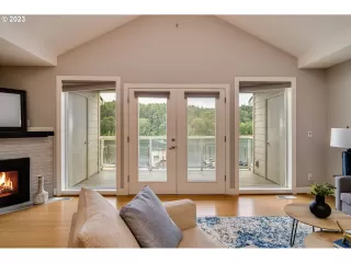 Photo #3: 23483537 Listing