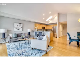 Photo #5: 23483537 Listing