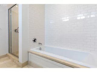 Photo #3: 23484049 Listing 