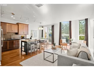 Photo #5: 23484310 Listing 