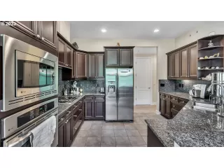 Photo #4: 23484578 Listing