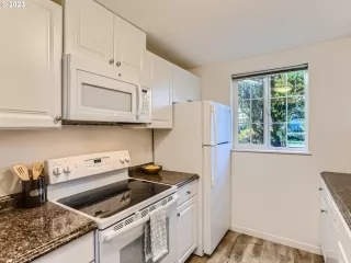 Photo #3: 23484825 Listing