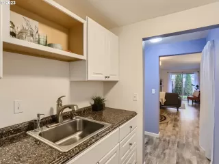 Photo #4: 23484825 Listing