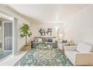 Photo #2: 23485527 Listing