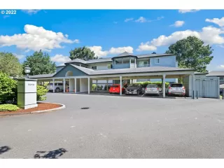 Photo #2: 23486085 Listing