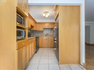 Photo #3: 23486407 Listing