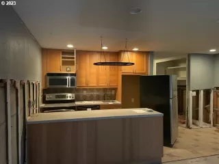 Photo #4: 23486594 Listing