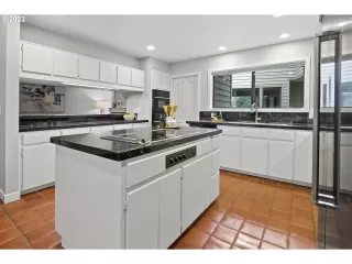 Photo #4: 23487054 Listing