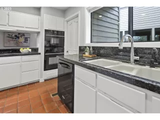 Photo #6: 23487054 Listing