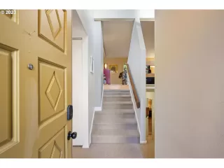 Photo #2: 23488158 Listing 