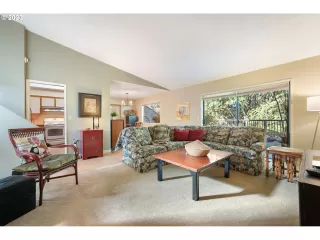 Photo #6: 23488158 Listing 