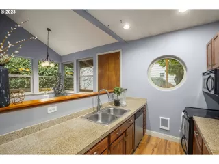 Photo #3: 23488176 Listing