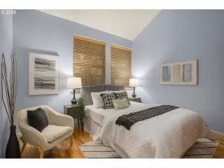 Photo #5: 23488176 Listing