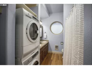 Photo #6: 23488176 Listing