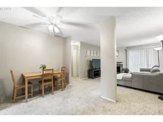 Photo #2: 23489315 Listing 