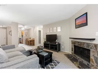 Photo #5: 23489315 Listing 