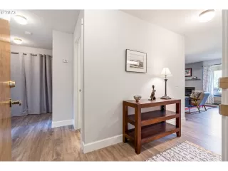 Photo #4: 23490286 Listing