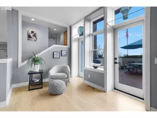 Photo #3: 23491120 Listing