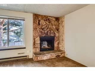 Photo #6: 23491422 Listing