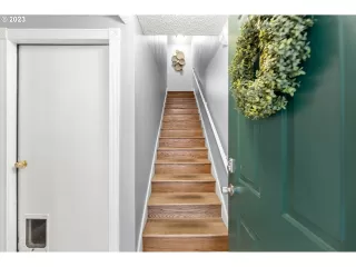 Photo #5: 23492229 Listing