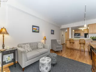 Photo #2: 23492295 Listing