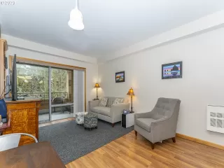 Photo #5: 23492295 Listing