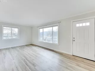 Photo #3: 23492379 Listing