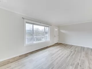 Photo #4: 23492379 Listing