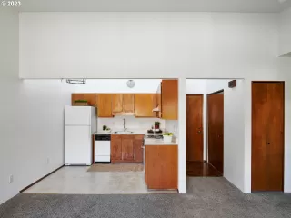 Photo #4: 23492761 Listing