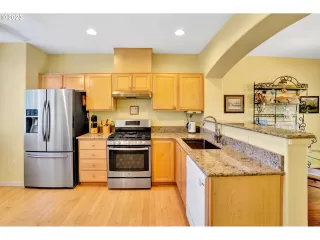 Photo #3: 23493738 Listing