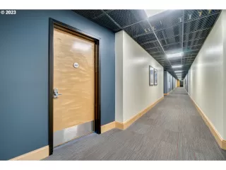 Photo #2: 23493863 Listing