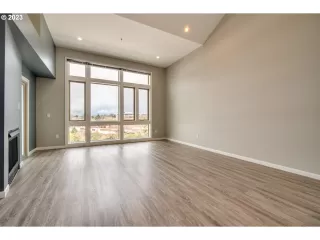 Photo #6: 23493863 Listing