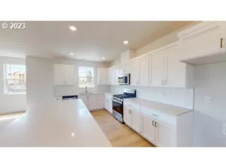 Photo #4: 23494118 Listing 