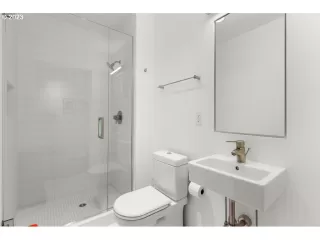 Photo #2: 23494220 Listing